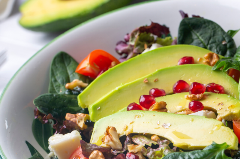 Ensalada Fresca con Aderezo de Limón y Flor de Sal