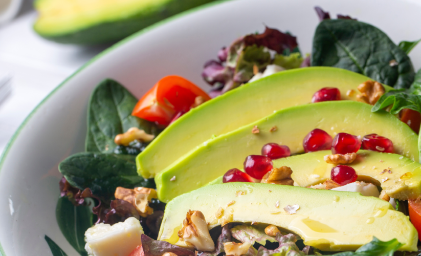 Ensalada Fresca con Aderezo de Limón y Flor de Sal