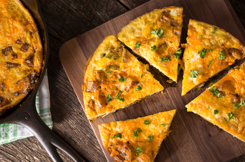 Frittata de Espárragos y Champiñones con Sal Gruesa