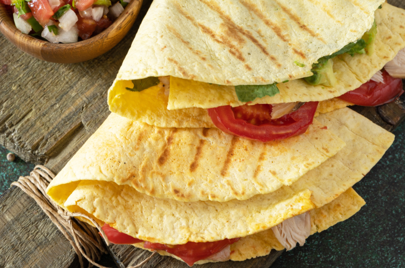 Tortillas de Maíz con Mantequilla, Sal y Aguacate