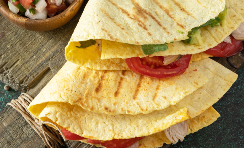 Tortillas de Maíz con Mantequilla, Sal y Aguacate