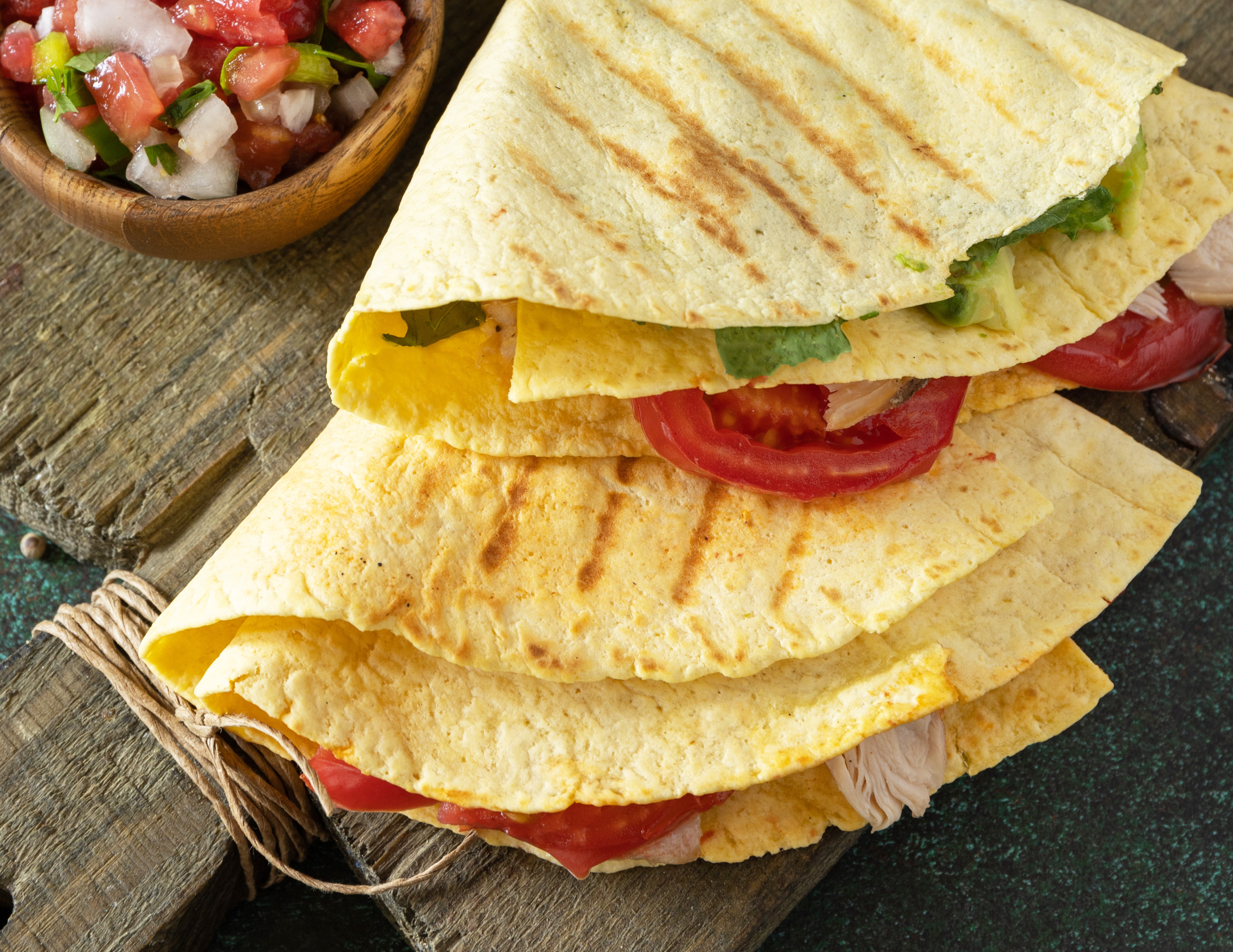 Tortillas de Maíz con Mantequilla, Sal y Aguacate