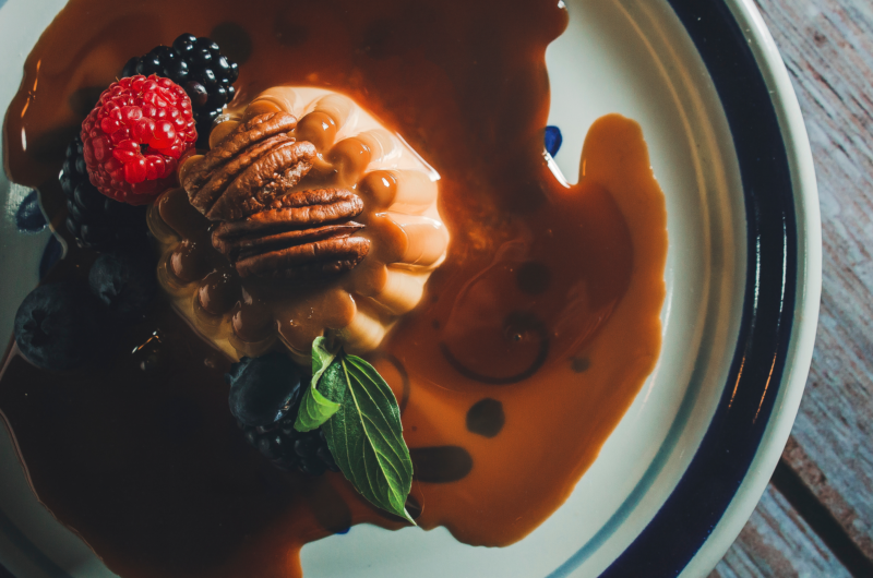 Flan de Vainilla con Toffee y Sal Marina